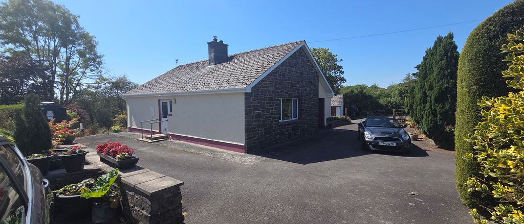 Property photo 2 of 12