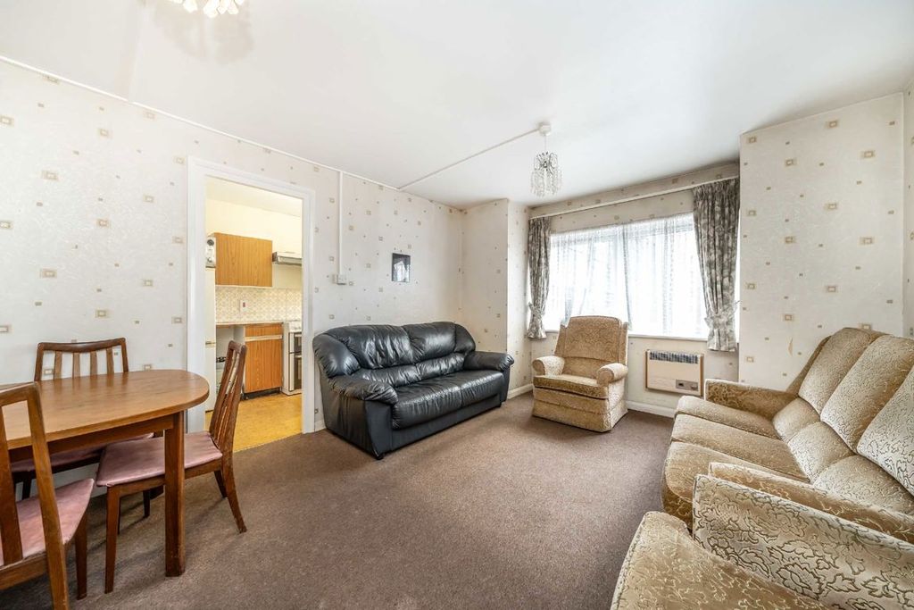 Property photo 2 of 5