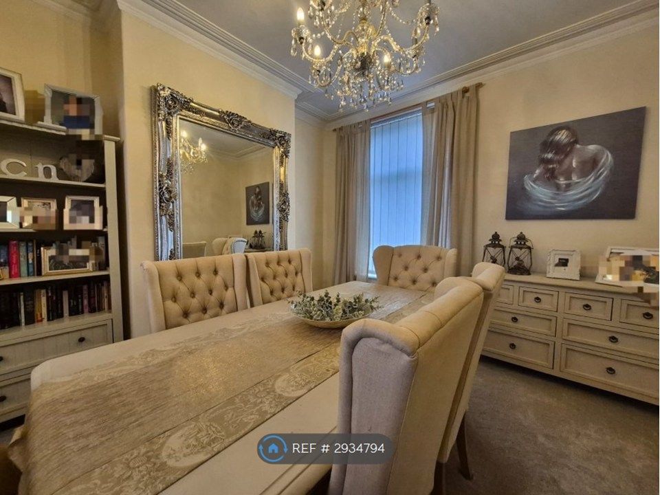 Property photo 3 of 10 Dining Room