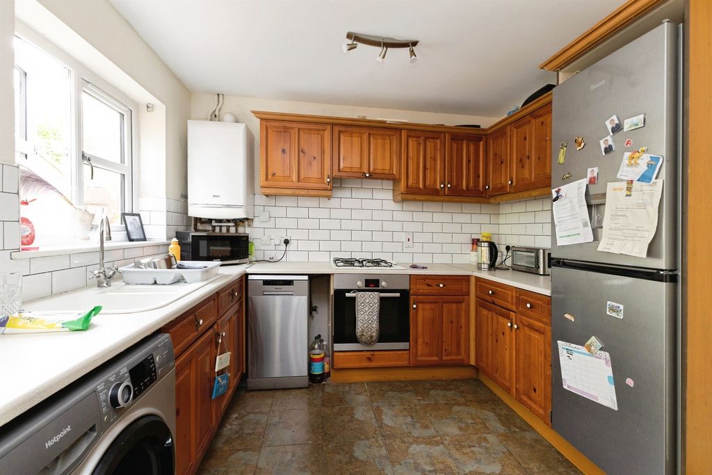 Property photo 3 of 17