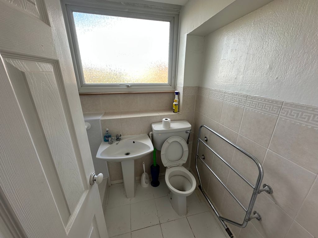 Property photo 2 of 4 Bathroom