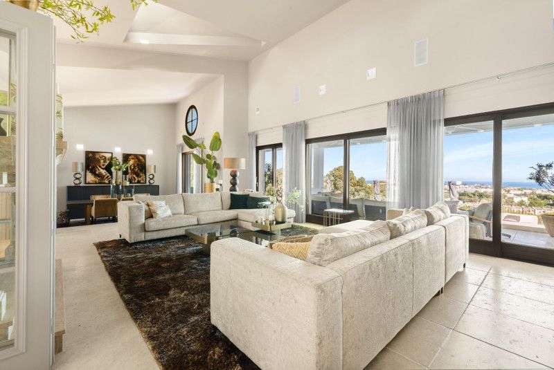 Property photo 2 of 47