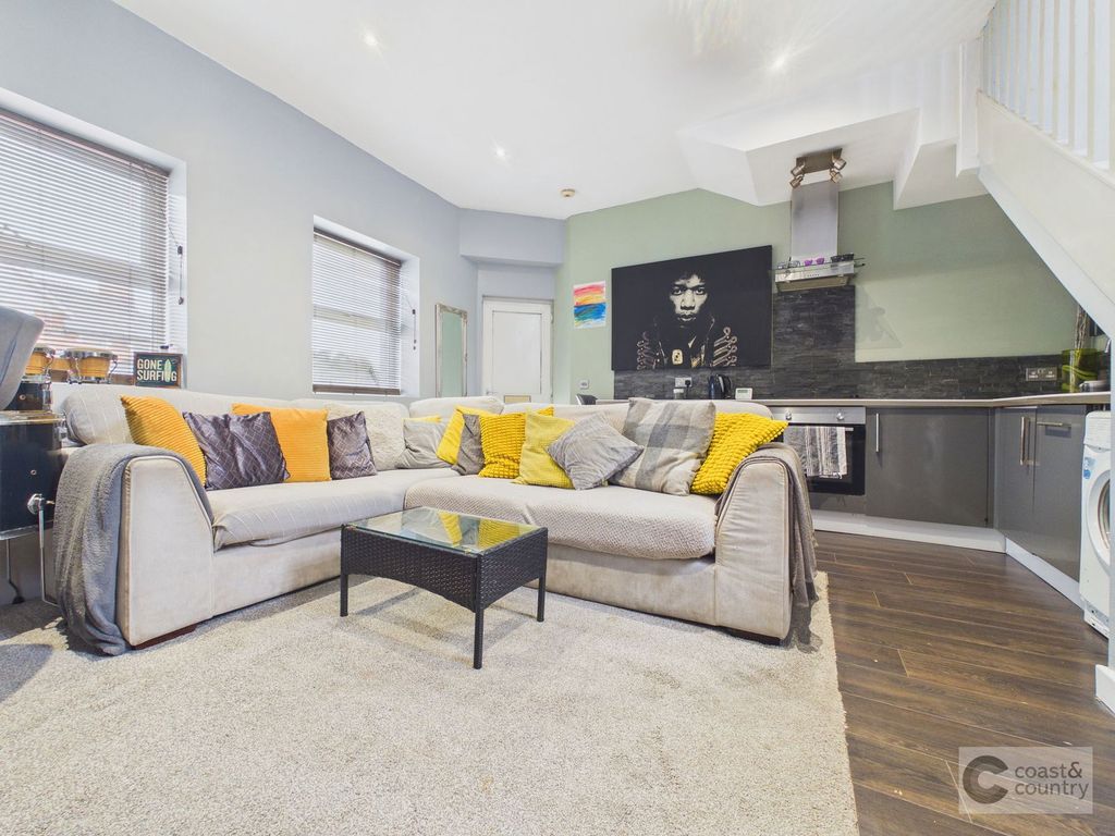 Property photo 2 of 11