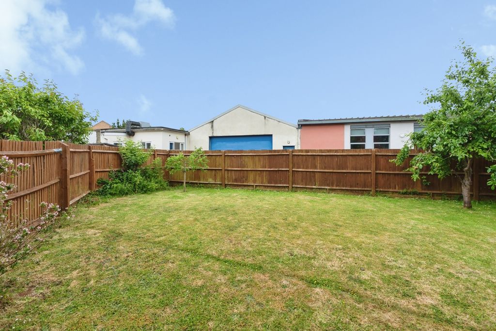 Property photo 3 of 17 Pbox-Img.Jpg