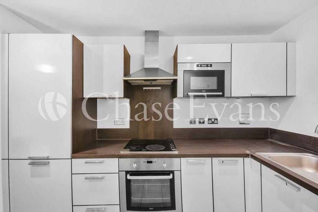 Property photo 2 of 12 Kitchen