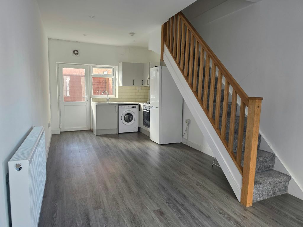 Property photo 2 of 6