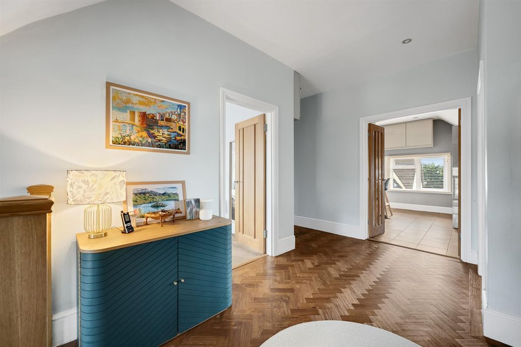 Property photo 2 of 22 Dsc_2090.Jpg