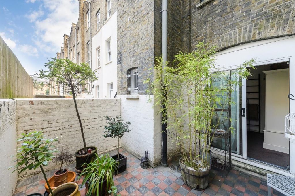 Property photo 1 of 9