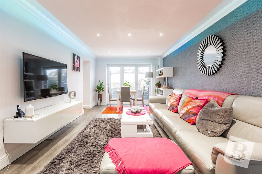 Property photo 2 of 18 Lounge/Diner