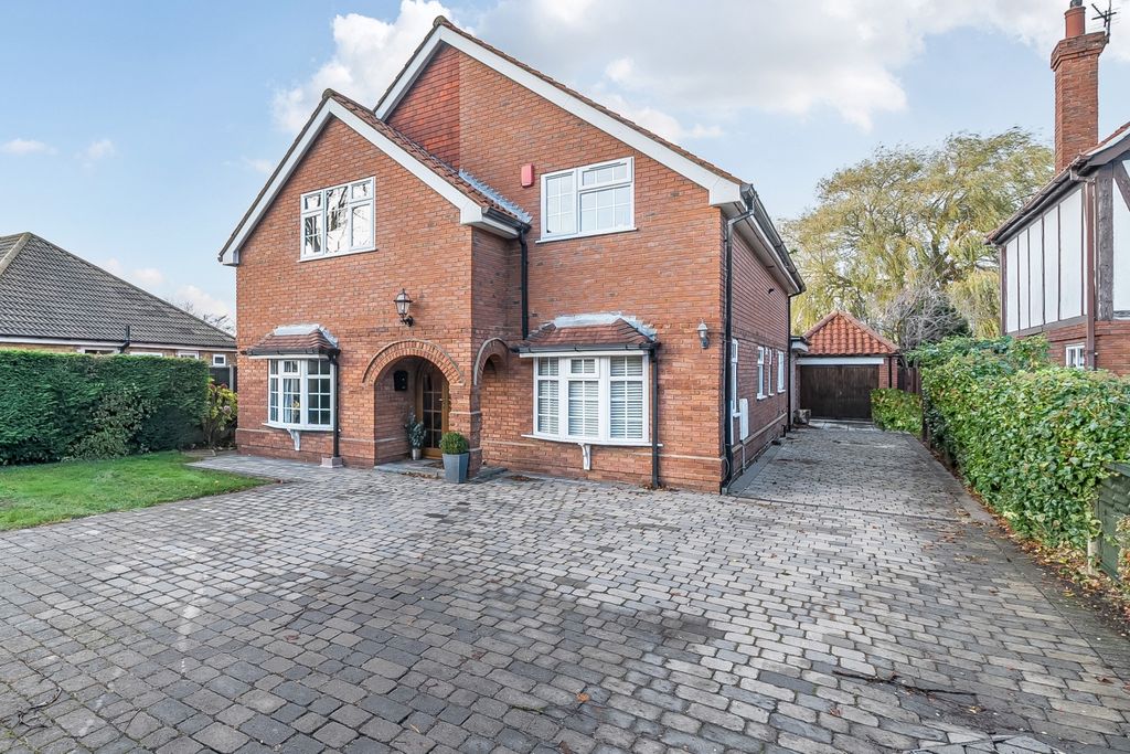 Property photo 1 of 26 1-691E3144Ea3E2-1383098-1-691Dd64601A84-1