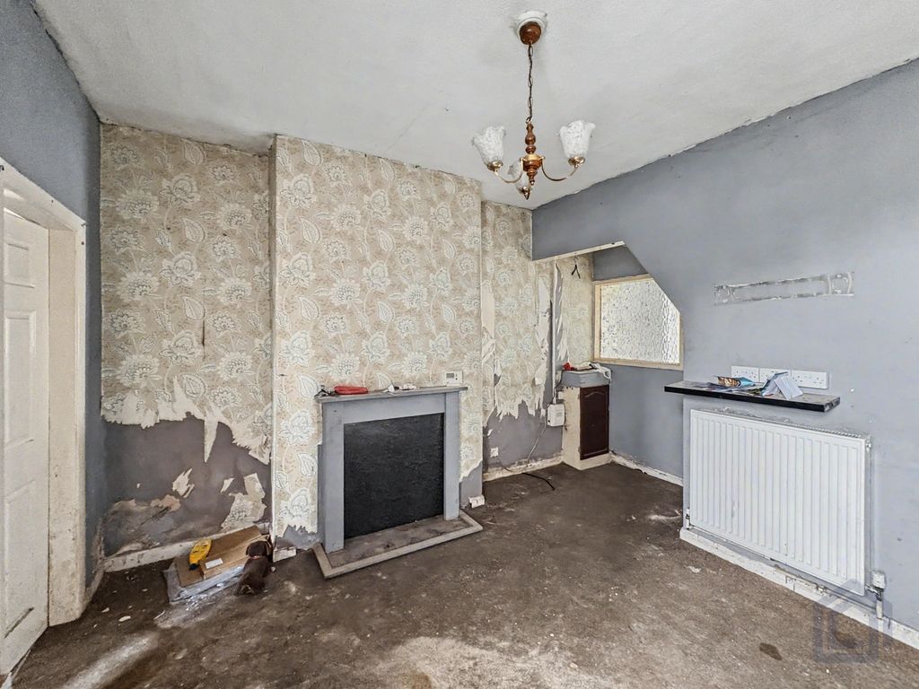 Property photo 3 of 18