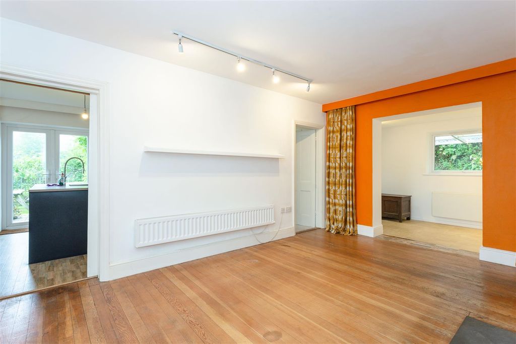 Property photo 3 of 16 Living Room2.Jpg