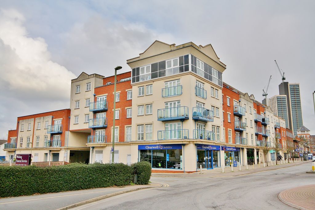 Property photo 2 of 11 Photo 01