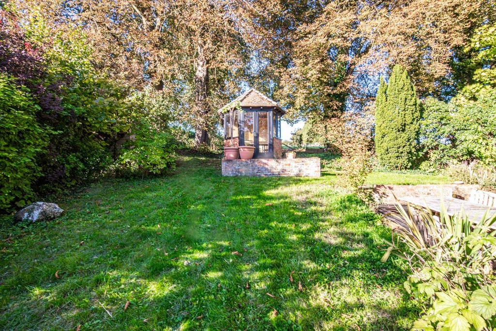 Property photo 2 of 19