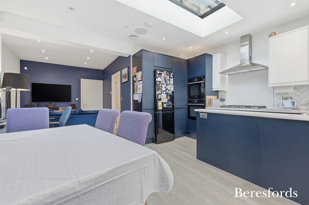 Property photo 2 of 19 Picture No. 06