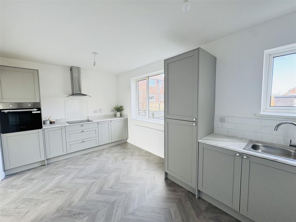 Property photo 2 of 13 Kitchen Diner