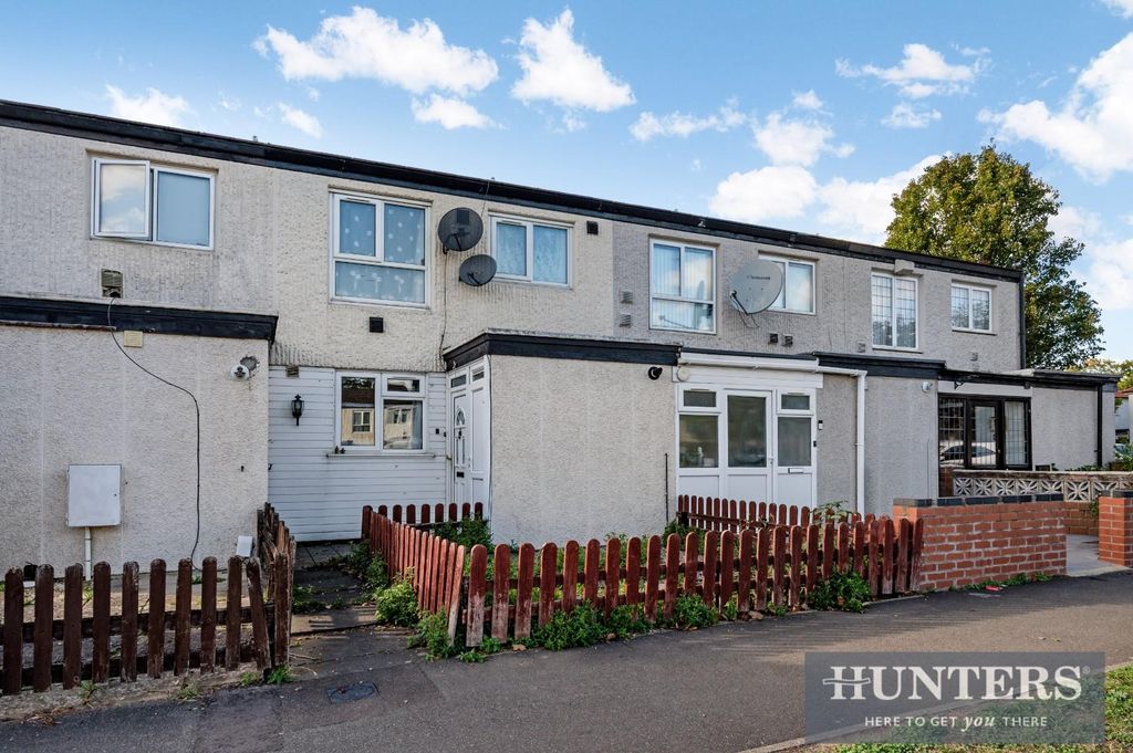 Property photo 1 of 14 Norman Crescent-16.Jpg