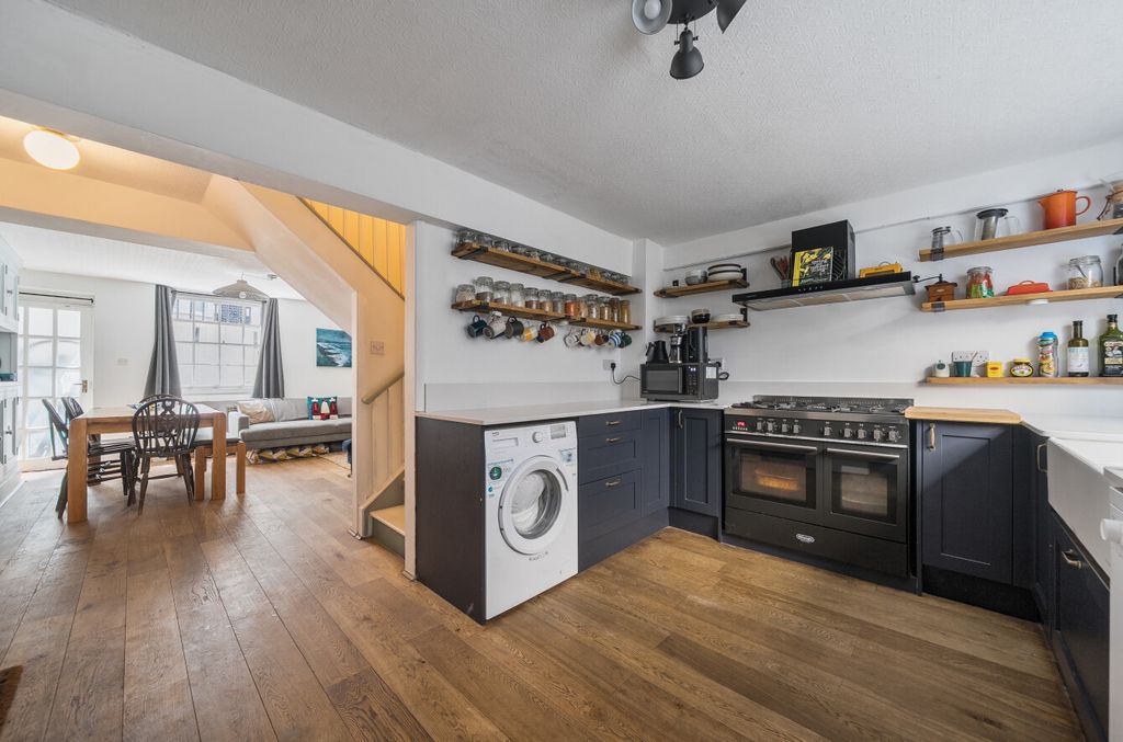 Property photo 2 of 21 1486751-22-6A4Fa9...