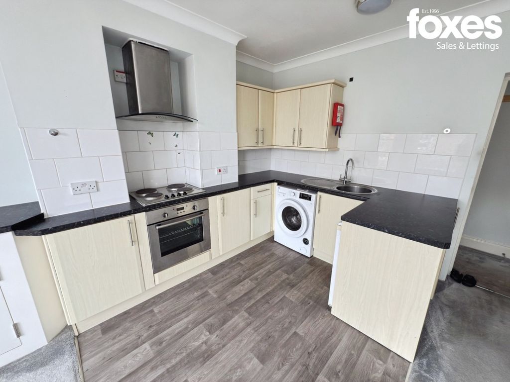 Property photo 2 of 11 4528121