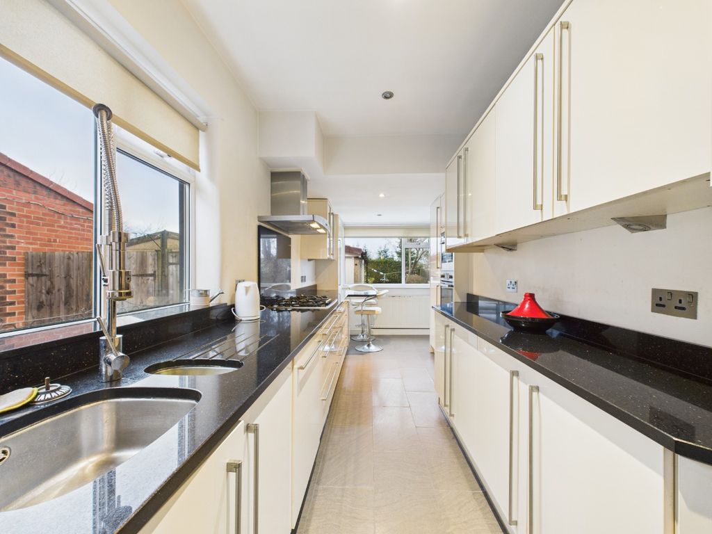 Property photo 2 of 15 4788646