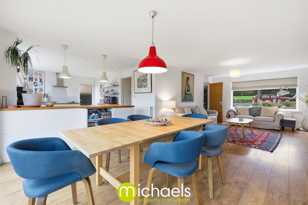 Property photo 2 of 36