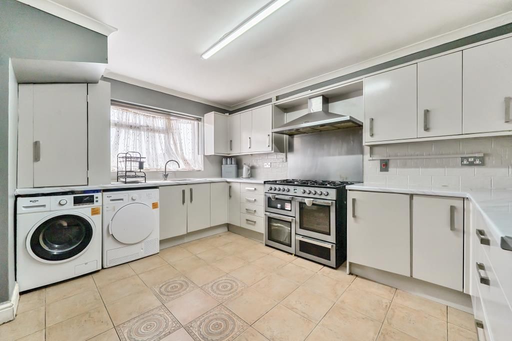 Property photo 2 of 20 Kitchen
