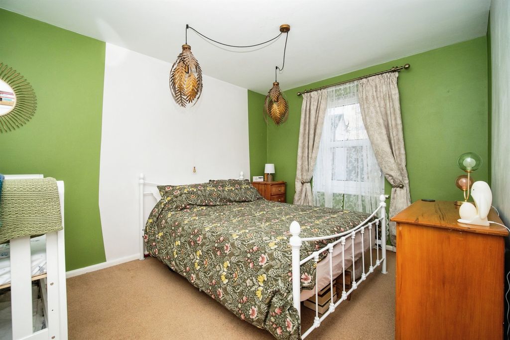 Property photo 2 of 13