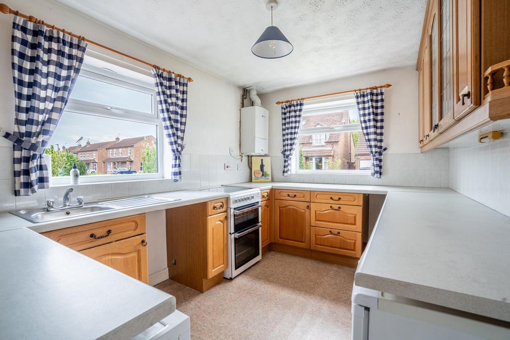 Property photo 2 of 15 Kitchen