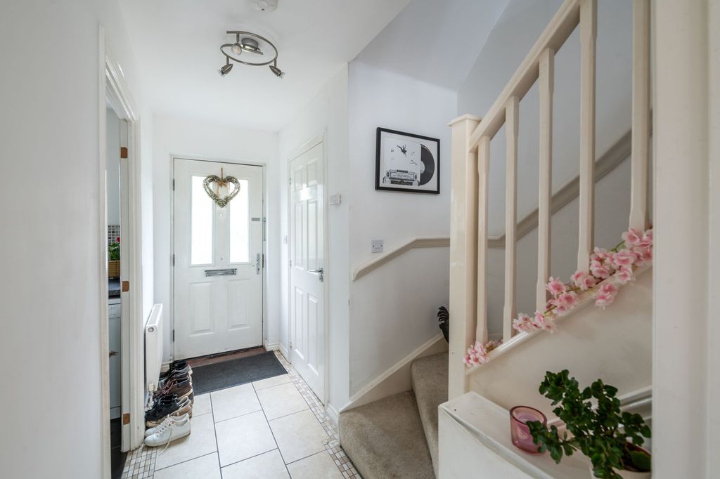 Property photo 3 of 19