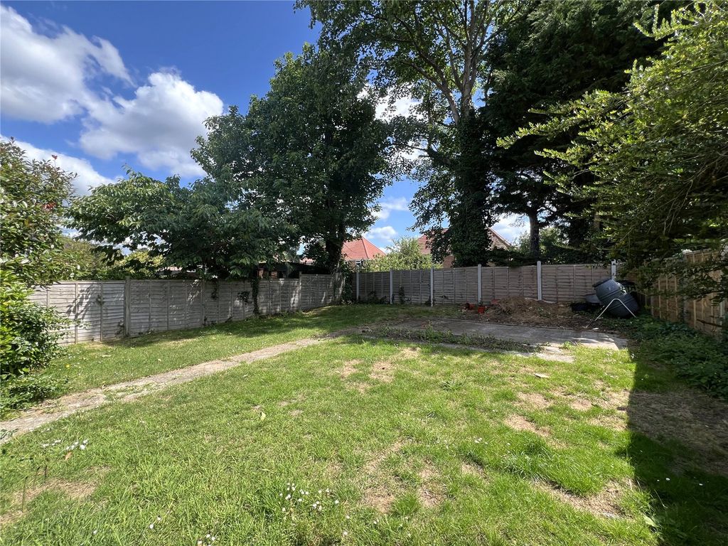 Property photo 3 of 13 Garden