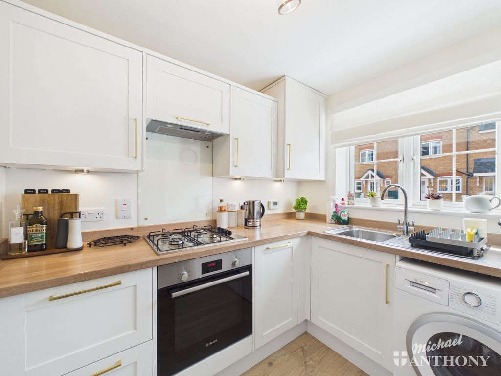 Property photo 2 of 14 Cam02773G0-Pr0473-Still004