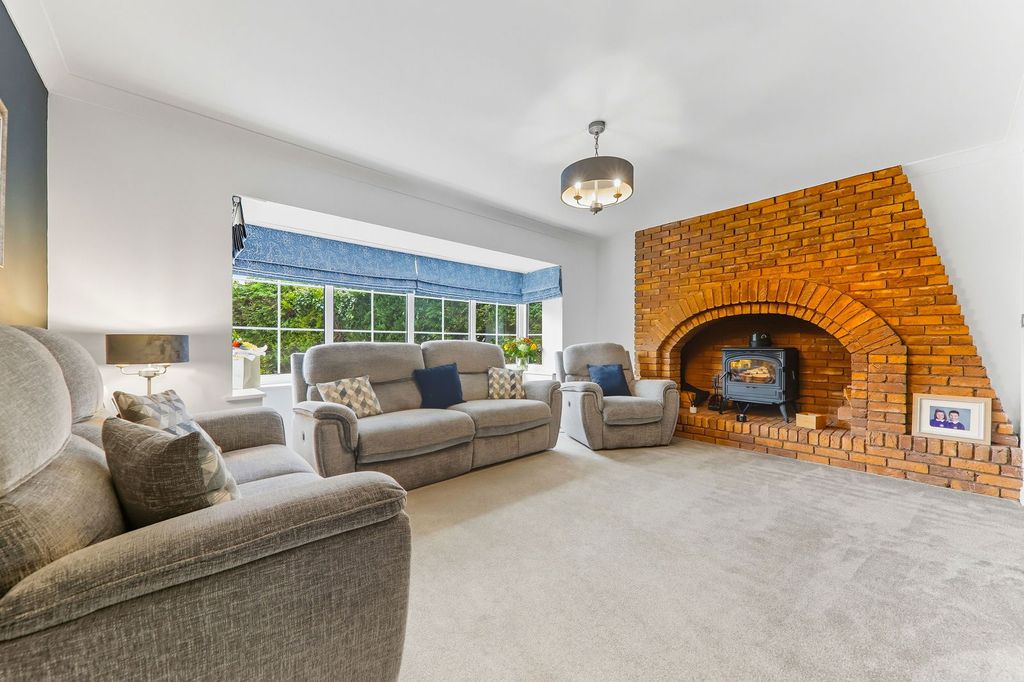 Property photo 3 of 31