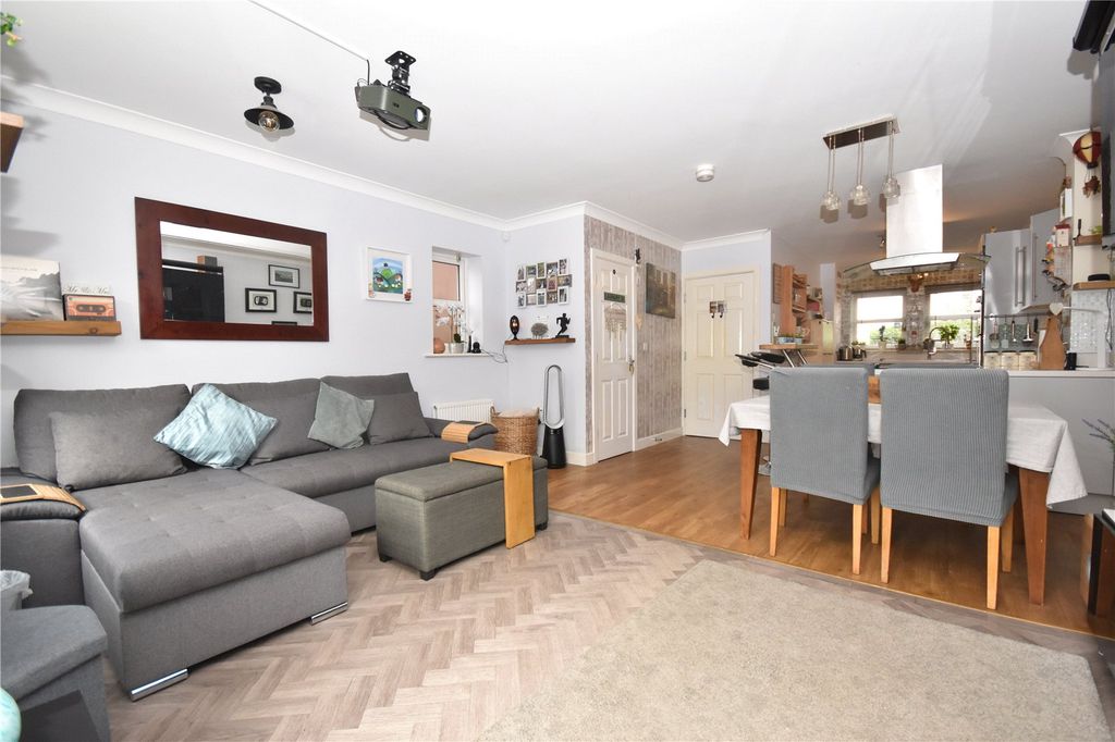 Property photo 3 of 22 Picture No. 37