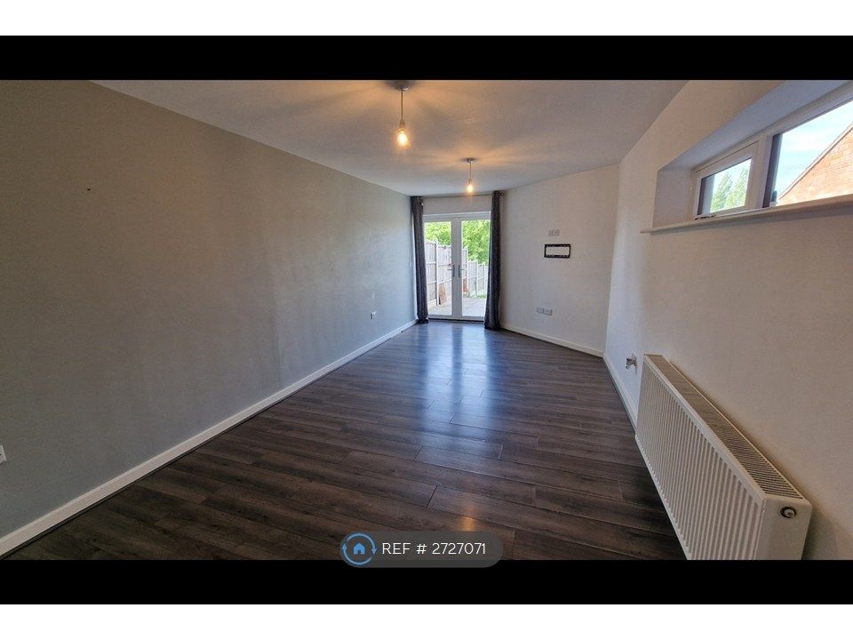 Property photo 2 of 11 Dining Room