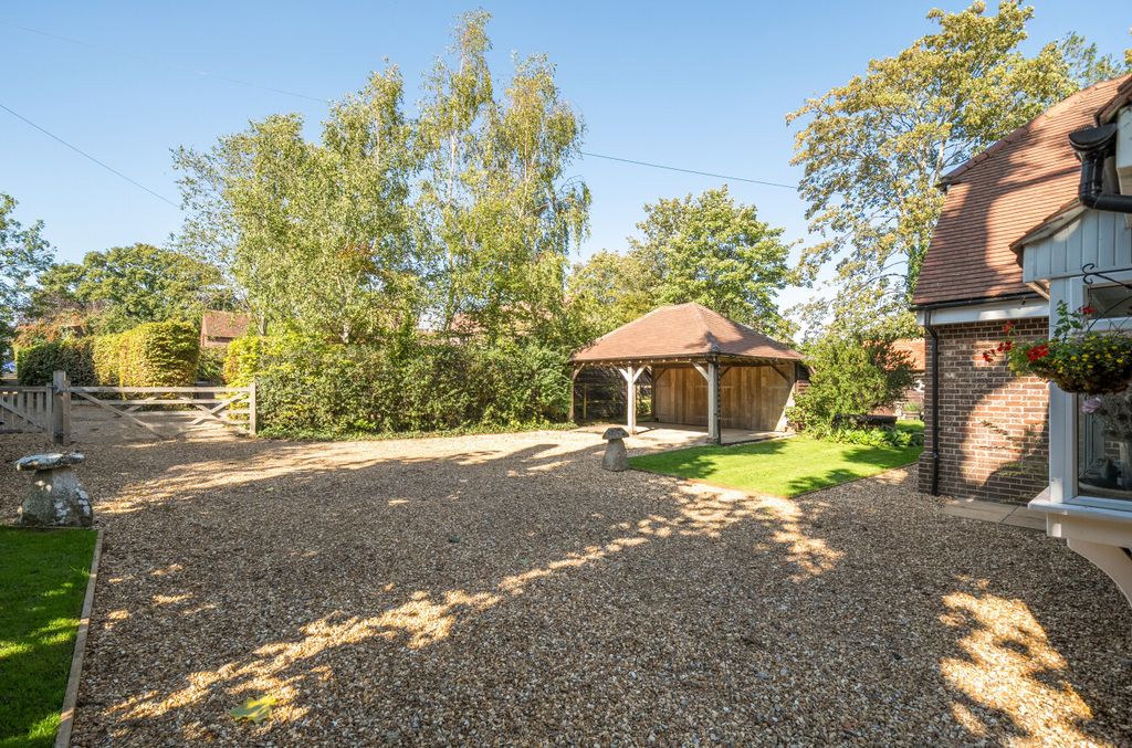 Property photo 3 of 18 1355365-1-68cd452...