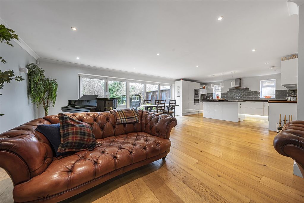 Property photo 2 of 25 Photo Mar 17 2026, 10 06 10 Am.Jpg