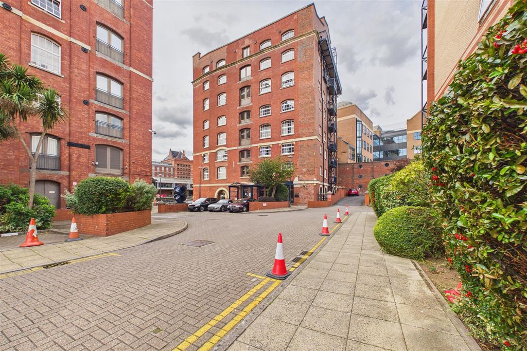 Property photo 1 of 15 Full Building Without Gate -Still030.Jpg
