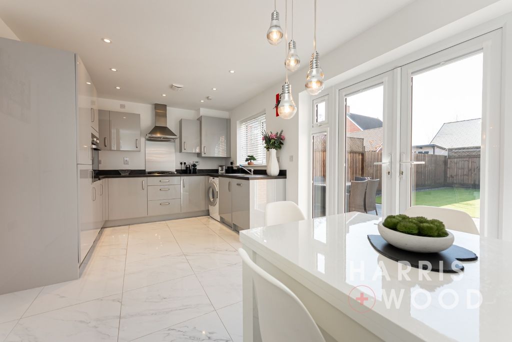 Property photo 2 of 22 4034775