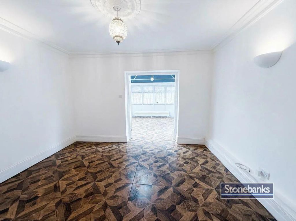 Additional image 5 of 9 bed detached house for saleSalisbury Road, Farnborough GU14