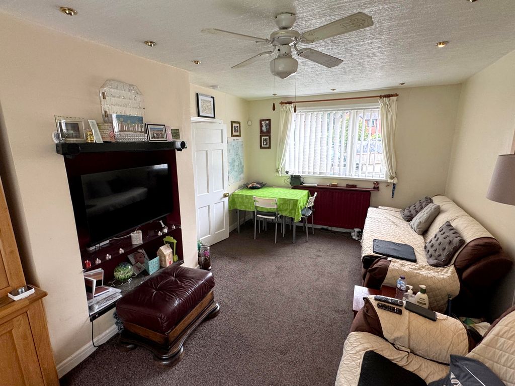 Property photo 2 of 19 Unnamed