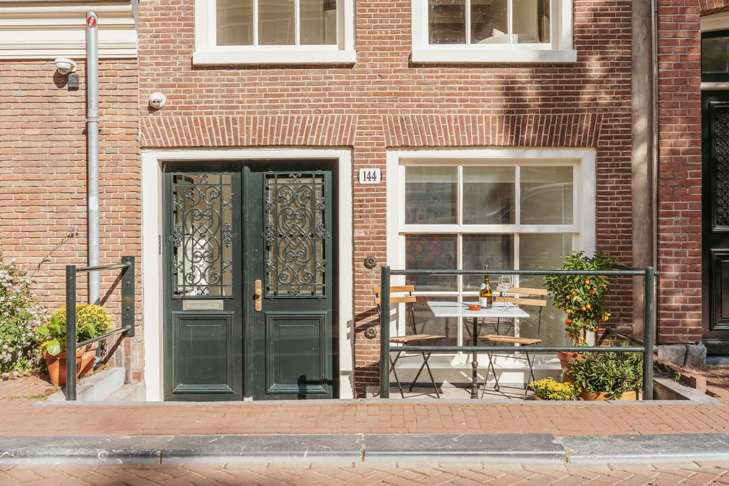 Property photo 2 of 39