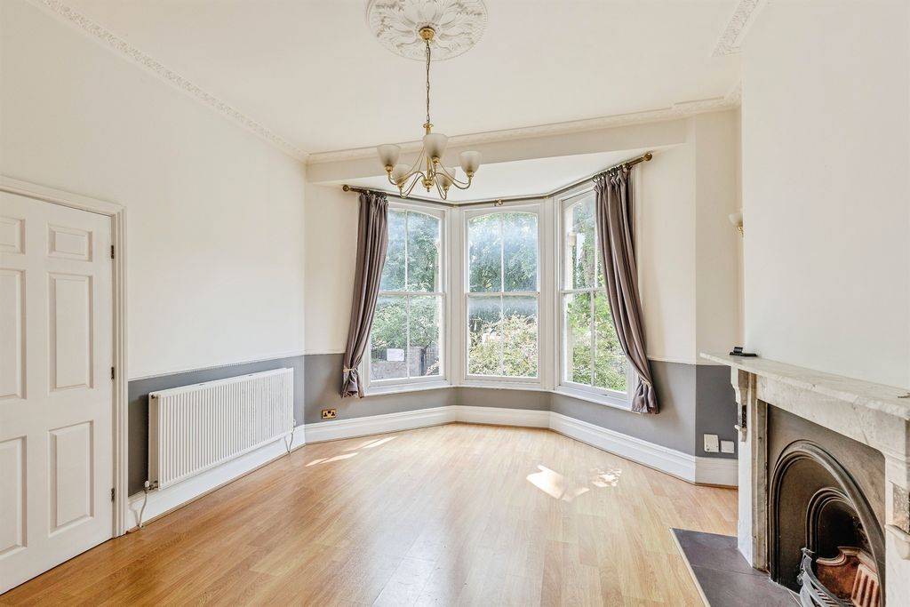 Property photo 2 of 11