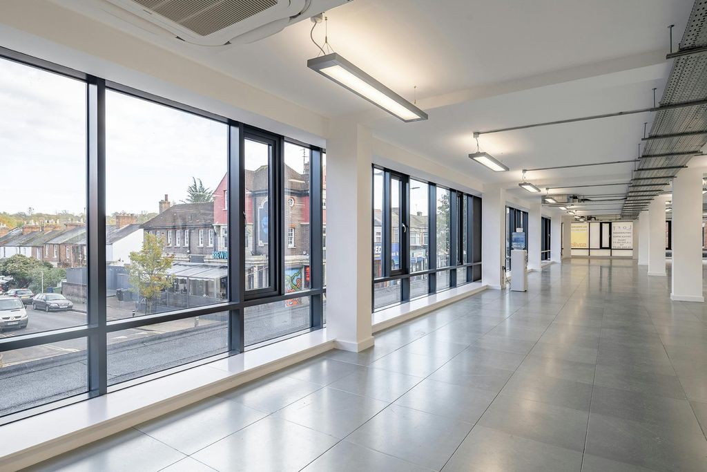 Property photo 3 of 4 Loft Oxford  Ff Int05.Jpg