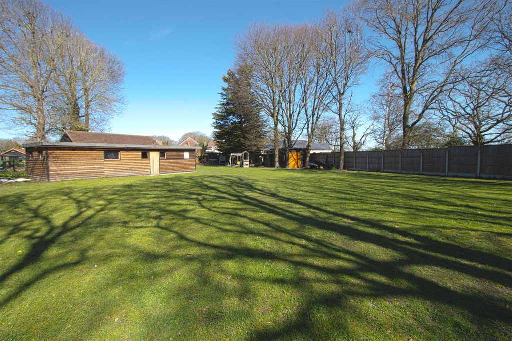 Property photo 2 of 24 Shed