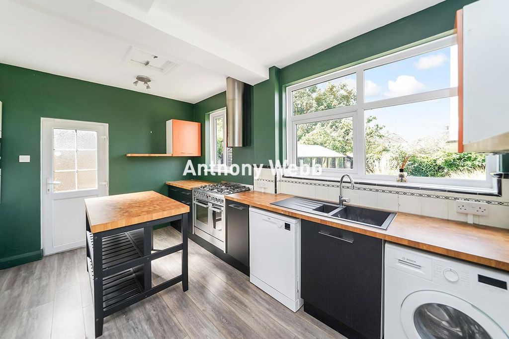 Property photo 2 of 15 Kitchen