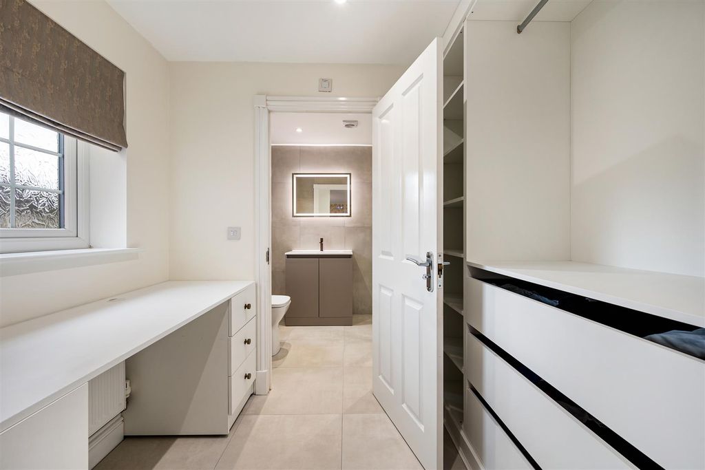 Additional image 14 of 6 bed detached house to rentAspen Drive, Scarcroft, Leeds LS14