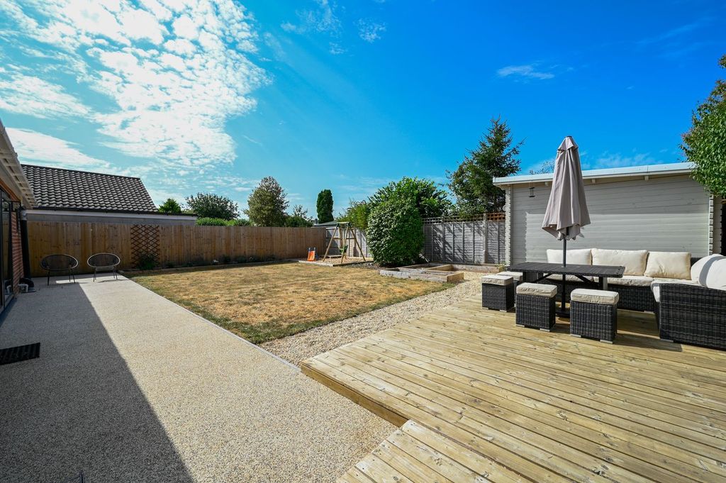 Property photo 2 of 22