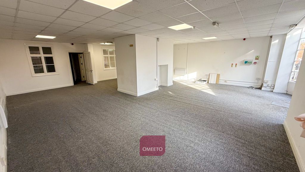 Property photo 1 of 14 Shop To Let
