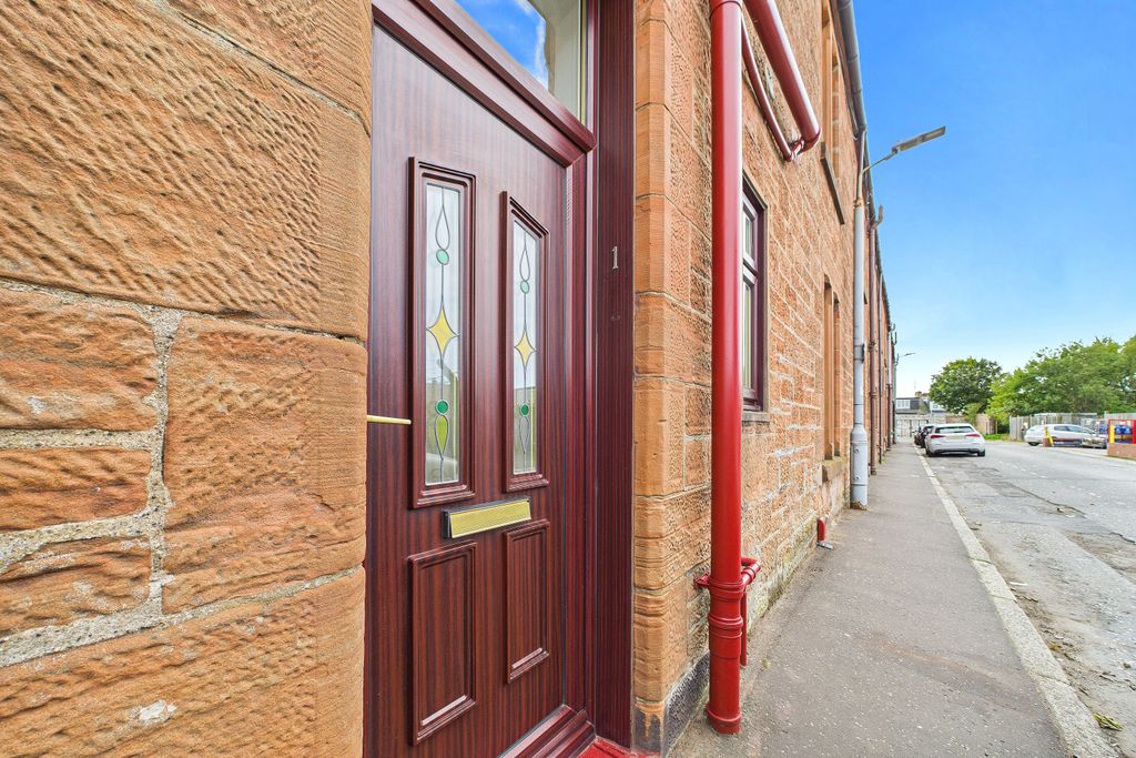 Property photo 1 of 9