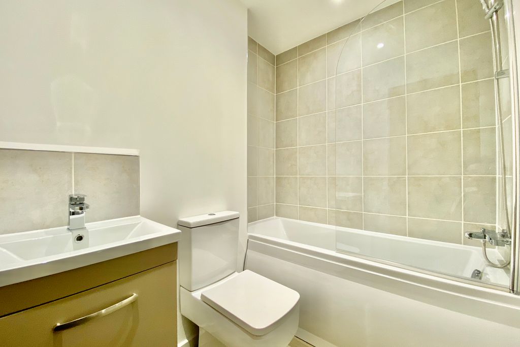 Property photo 3 of 10 Photo 02